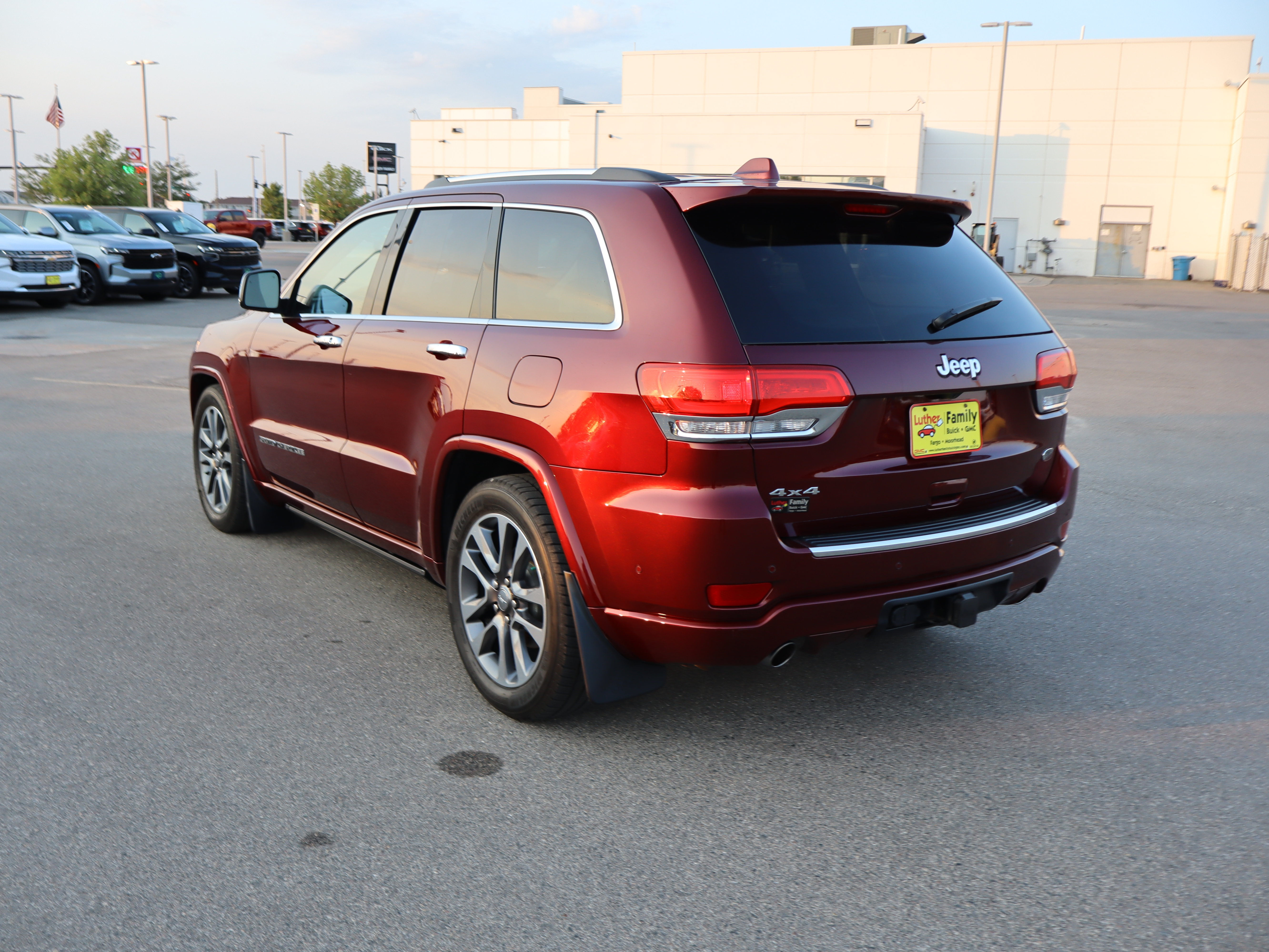 Used 2018 Jeep Grand Cherokee Overland AWD/4WD image 5