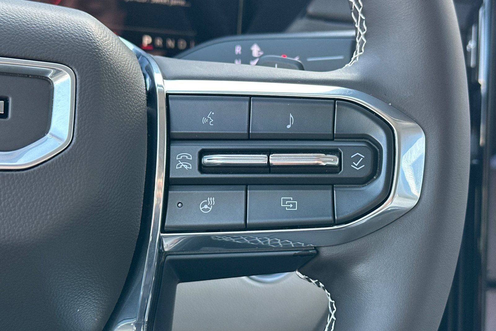 Certified 2025 GMC Acadia Denali w/ Super Cruise Package image 35