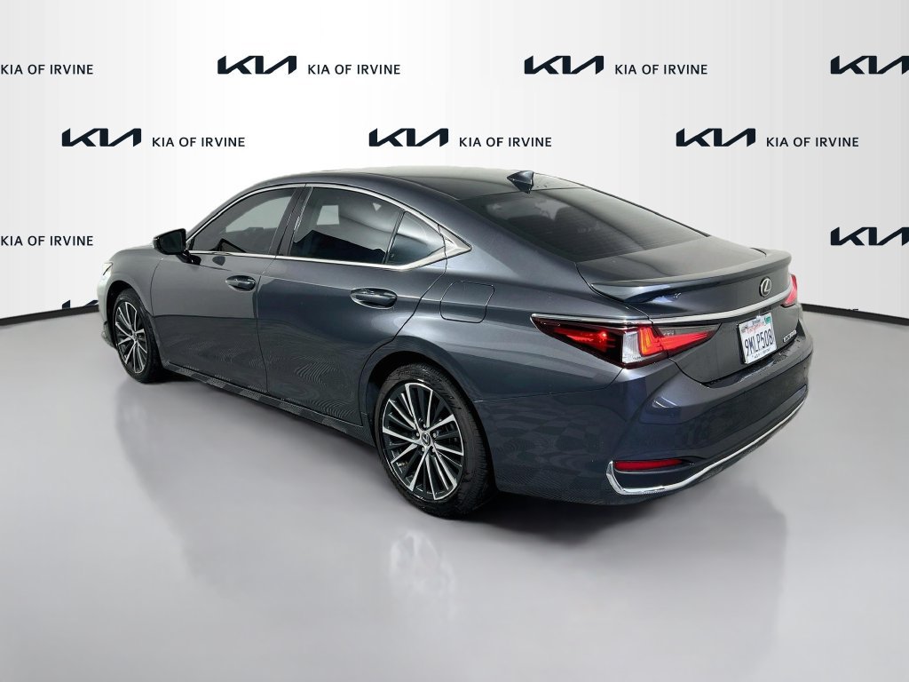 Used 2024 Lexus ES 300h w/ Premium Package FWD image 4