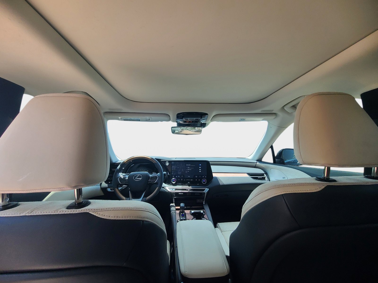 Used 2023 Lexus RX 350 FWD w/ Cold Area Package image 9