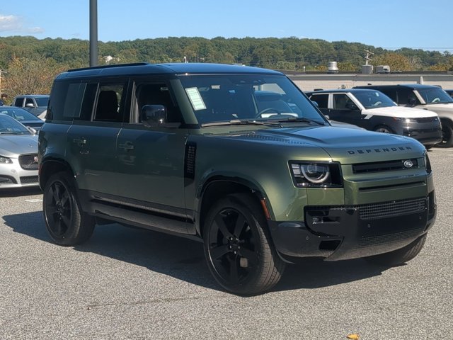 New 2026 Land Rover Defender 110 X-Dynamic SE AWD/4WD image 3