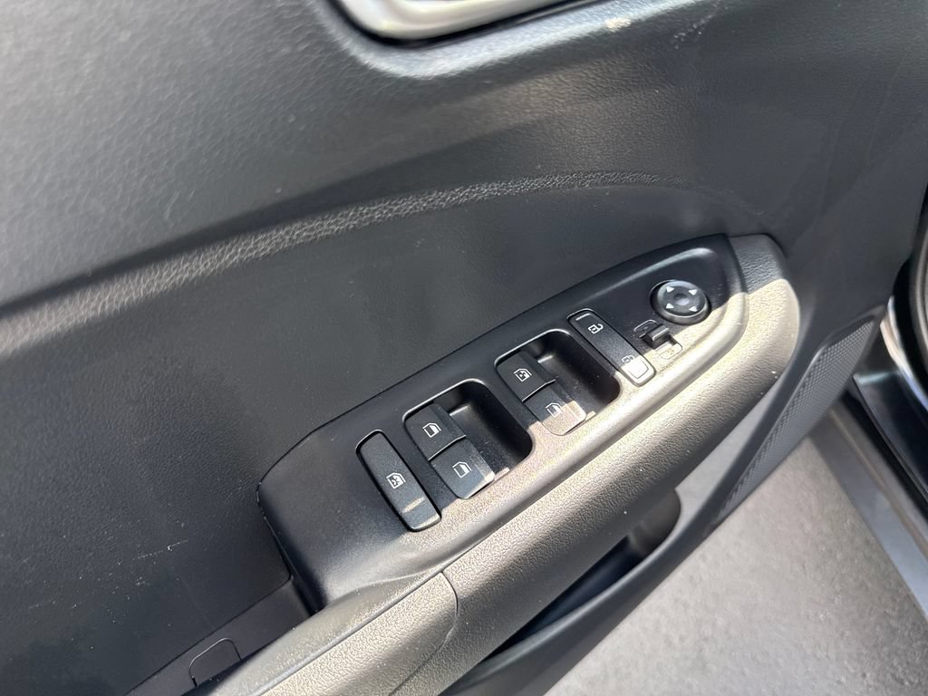 Used 2024 Hyundai Venue SEL FWD image 10