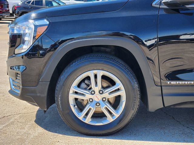 Used 2023 GMC Terrain SLE w/ Driver Convenience Package image 8
