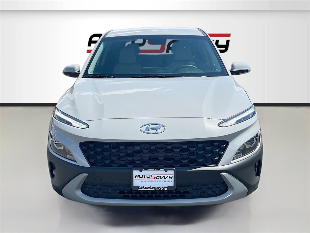 Used 2023 Hyundai Kona SE image 2