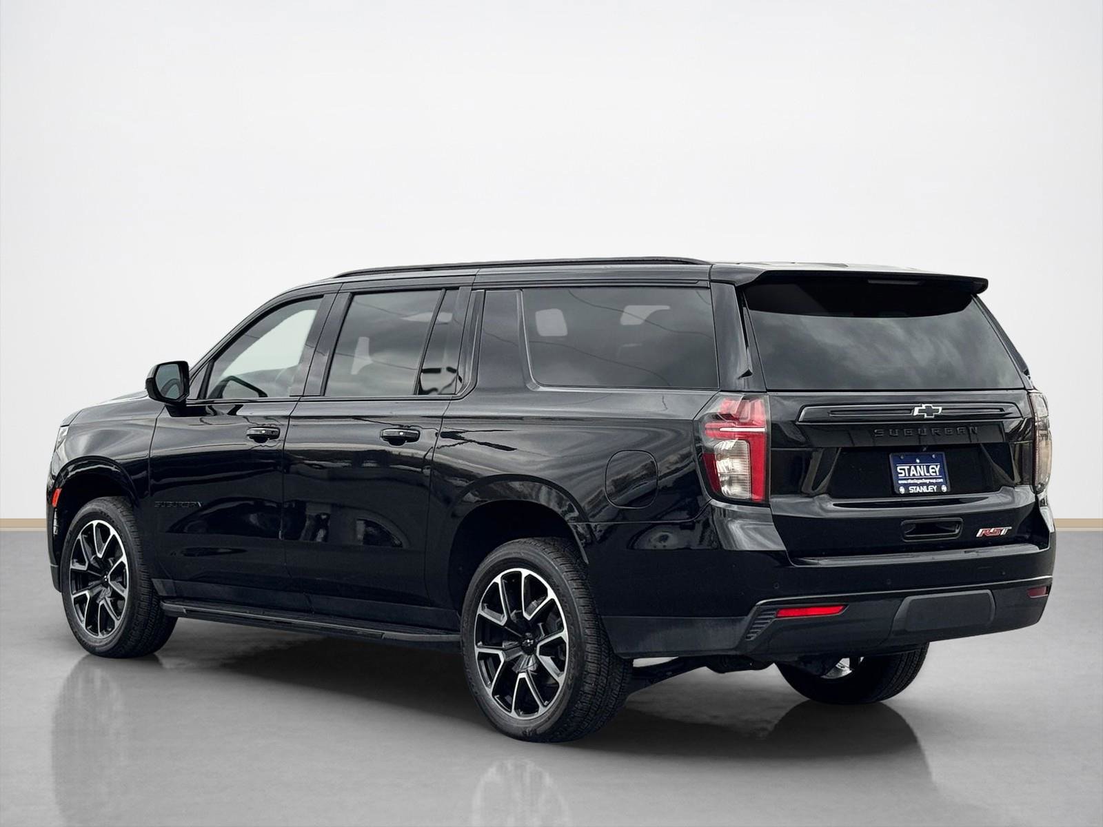 Used 2023 Chevrolet Suburban RST image 5