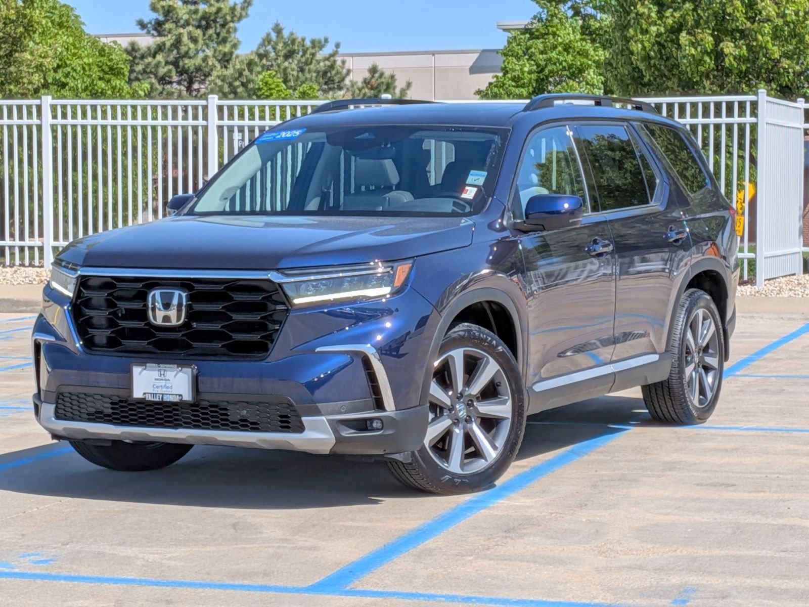 Certified 2025 Honda Pilot Touring image 2