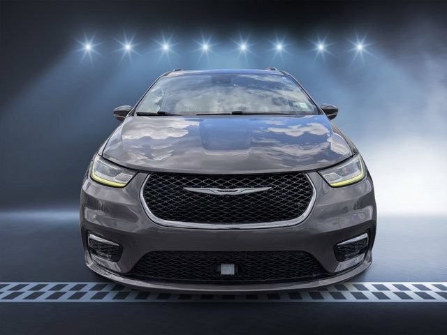 Used 2021 Chrysler Pacifica Touring-L FWD image 8