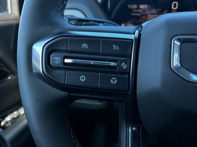 New 2025 GMC Yukon XL AT4 w/ AT4 Premium Plus Package AWD/4WD image 24