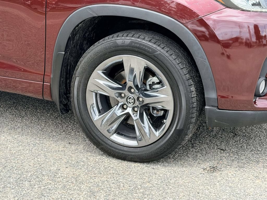 Used 2018 Toyota Highlander Limited Platinum AWD/4WD image 27
