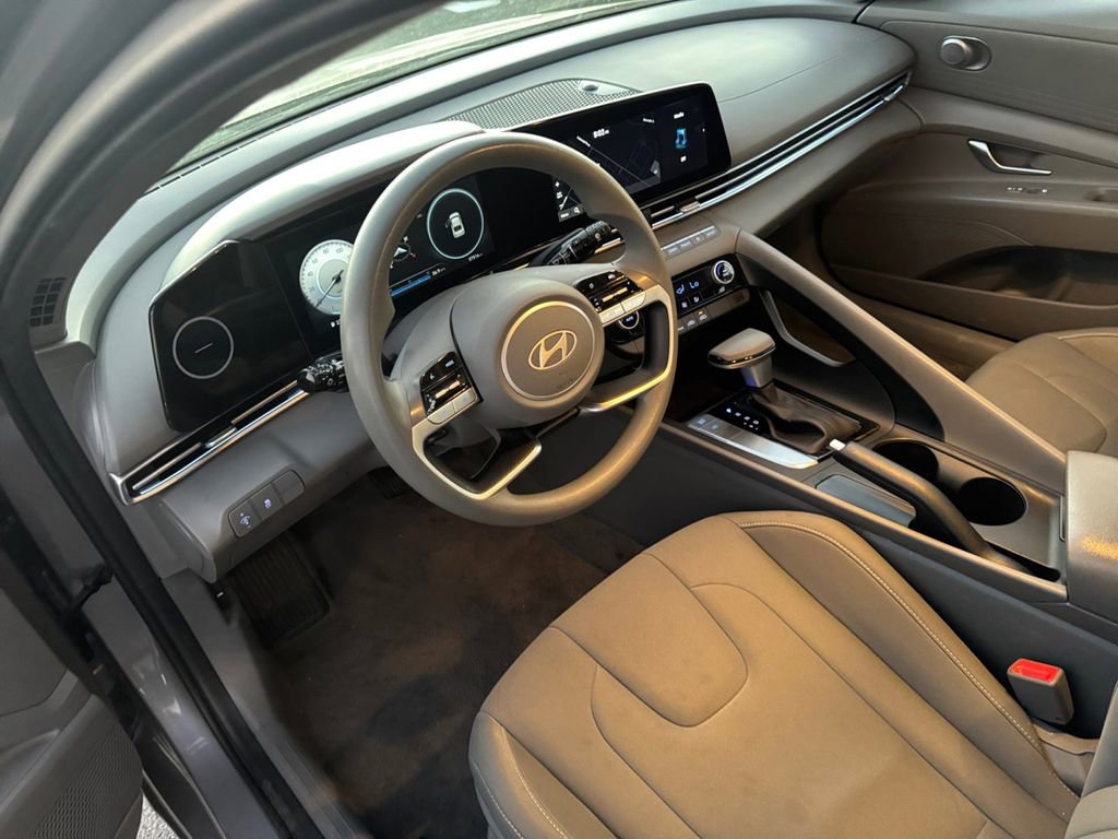 Used 2024 Hyundai Elantra SEL image 38