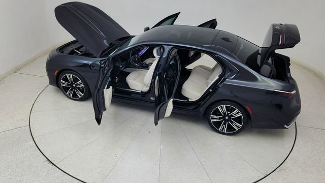 Used 2023 BMW 740i w/ Parking Assistance Package image 85