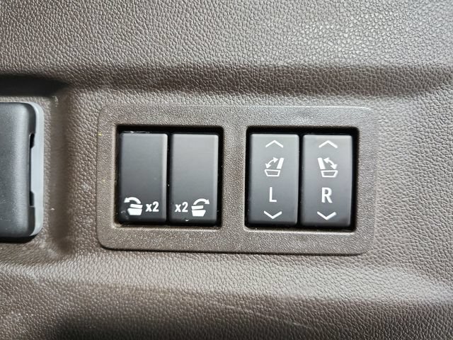 Used 2022 Chevrolet Tahoe Z71 w/ Luxury Package AWD/4WD image 50