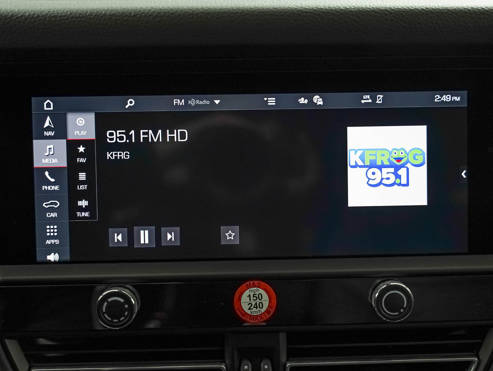 Certified 2025 Porsche Macan AWD/4WD image 21