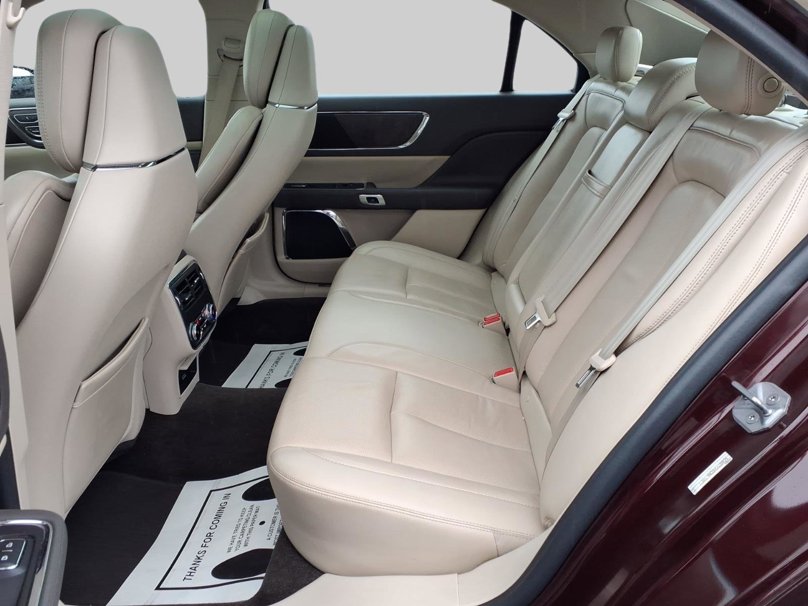 Used 2017 Lincoln Continental Reserve w/ Climate Package image 16