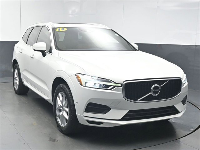 Used 2018 Volvo XC60 T5 Momentum w/ Vision Package image 2