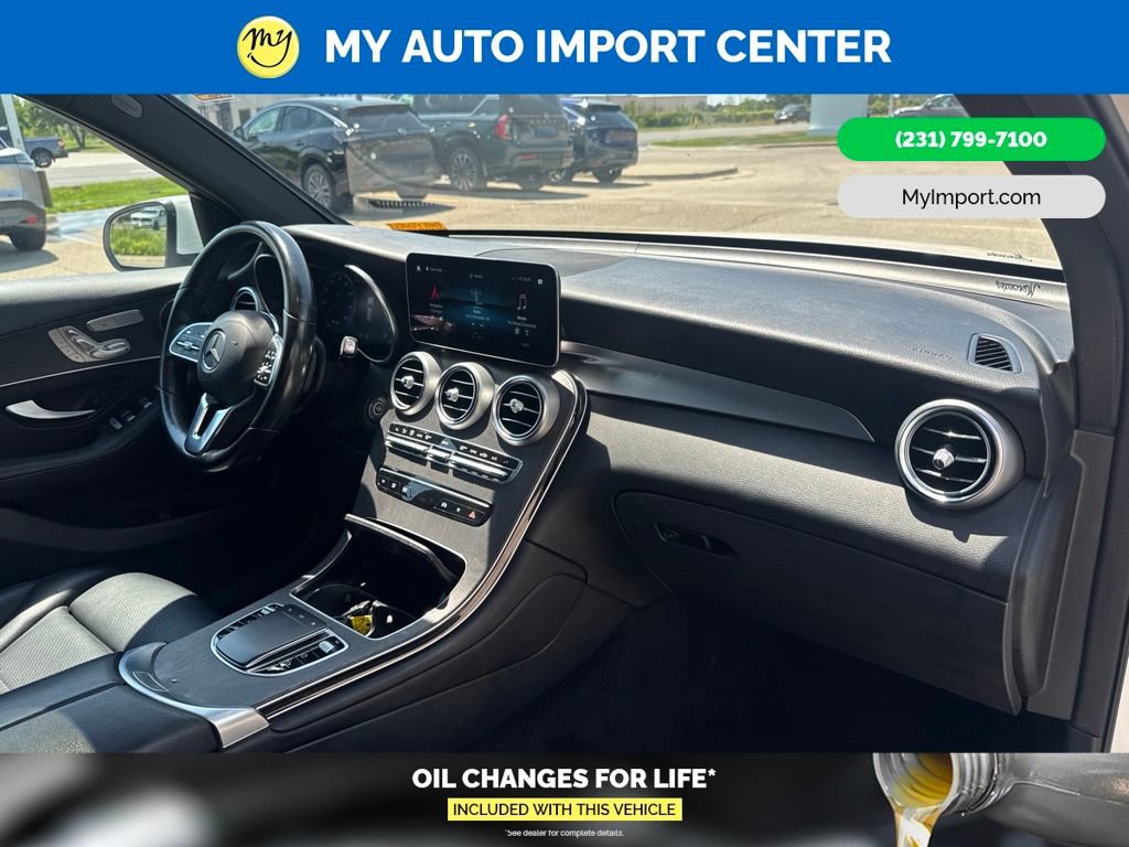 Used 2022 Mercedes-Benz GLC 300 4MATIC w/ Driver Assistance Package image 33