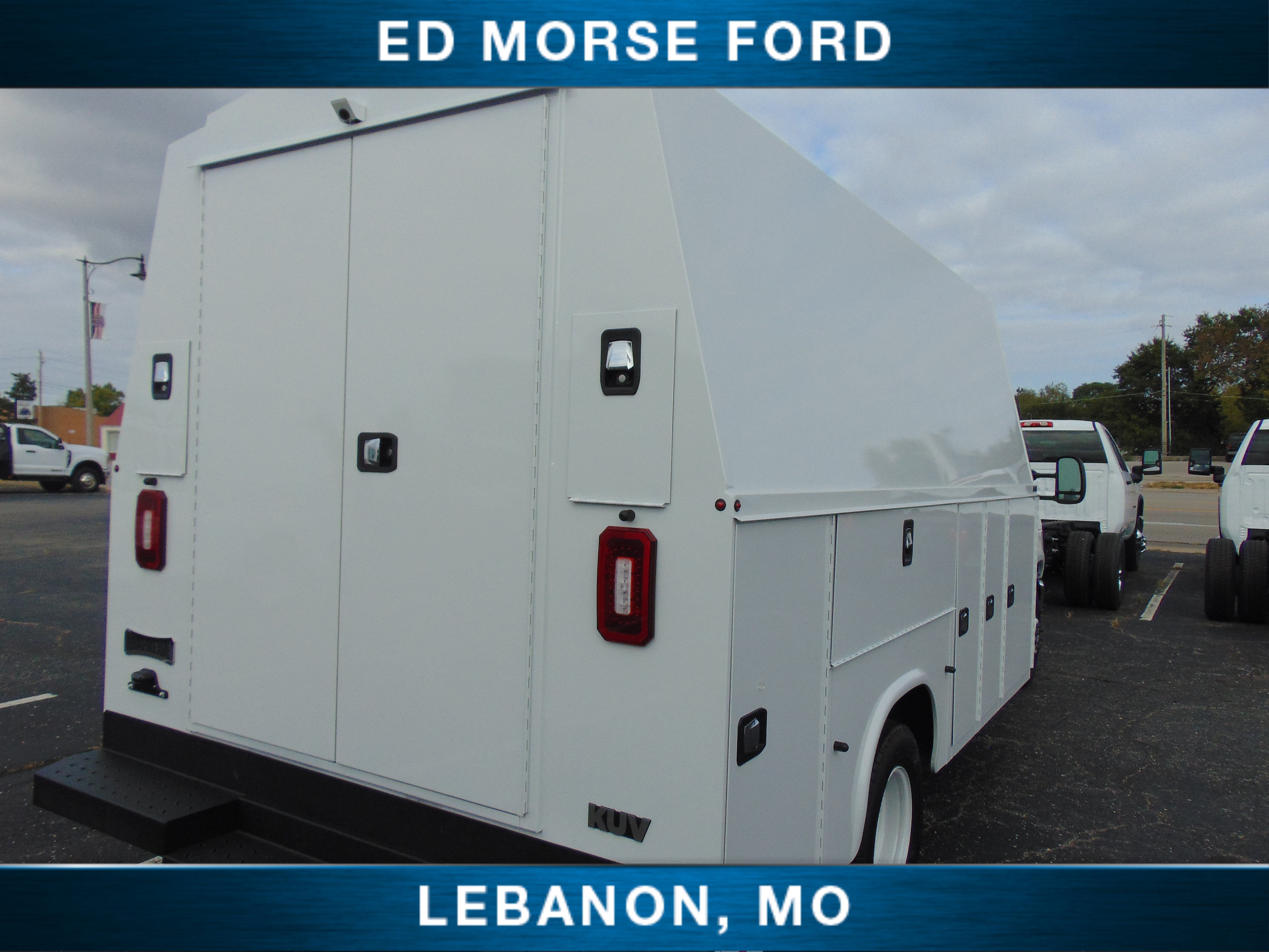 New 2027 Ford E-350 and Econoline 350 Super Duty w/ Power Equipment Group RWD image 5