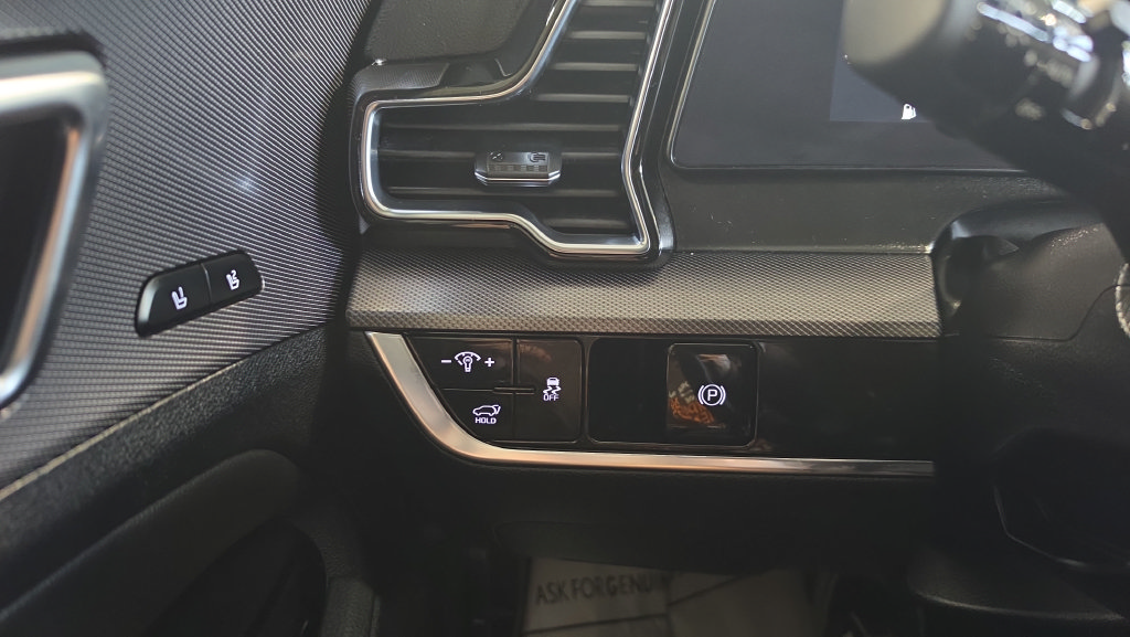 Used 2025 Kia Sportage SX AWD/4WD image 25