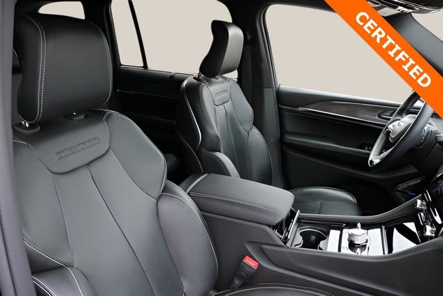 Used 2022 Jeep Grand Cherokee Overland w/ Adv Protech Group III image 19