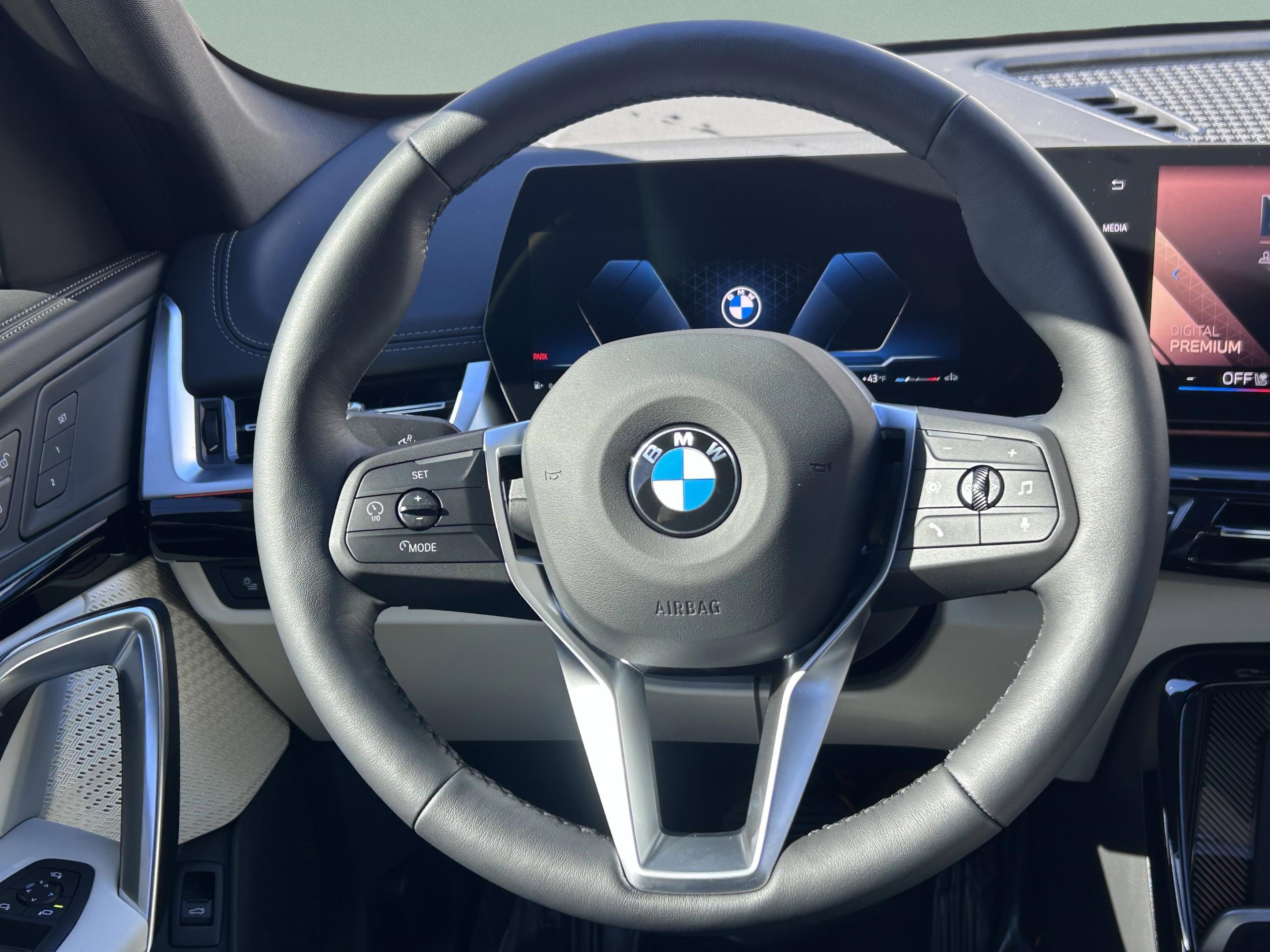 Used 2026 BMW X1 xDrive28i w/ Technology Package image 9
