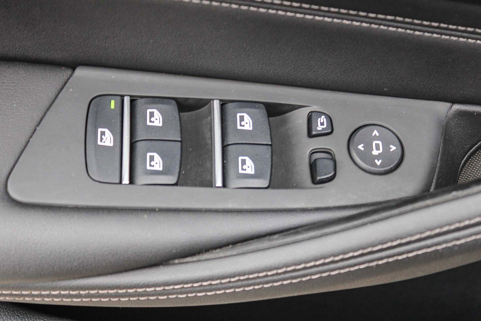 Used 2023 BMW M550i xDrive image 20