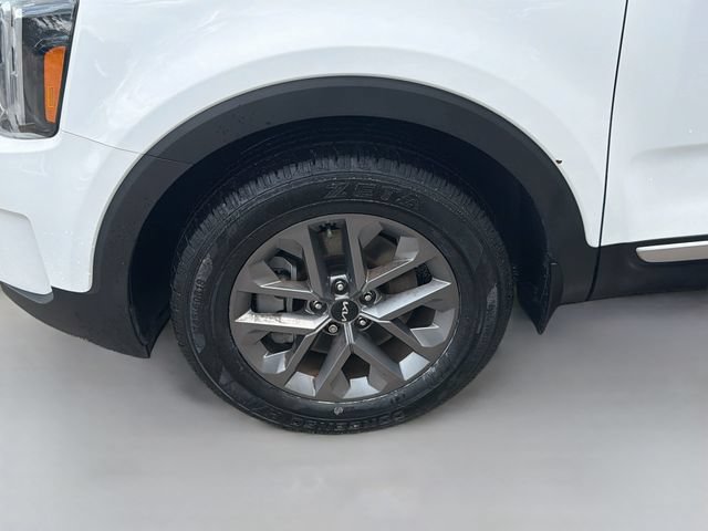Used 2025 Kia Telluride LX FWD image 31