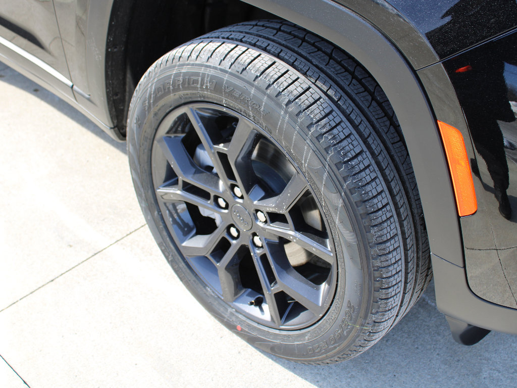 New 2025 Jeep Grand Cherokee Limited w/ Trailer Tow Package image 37