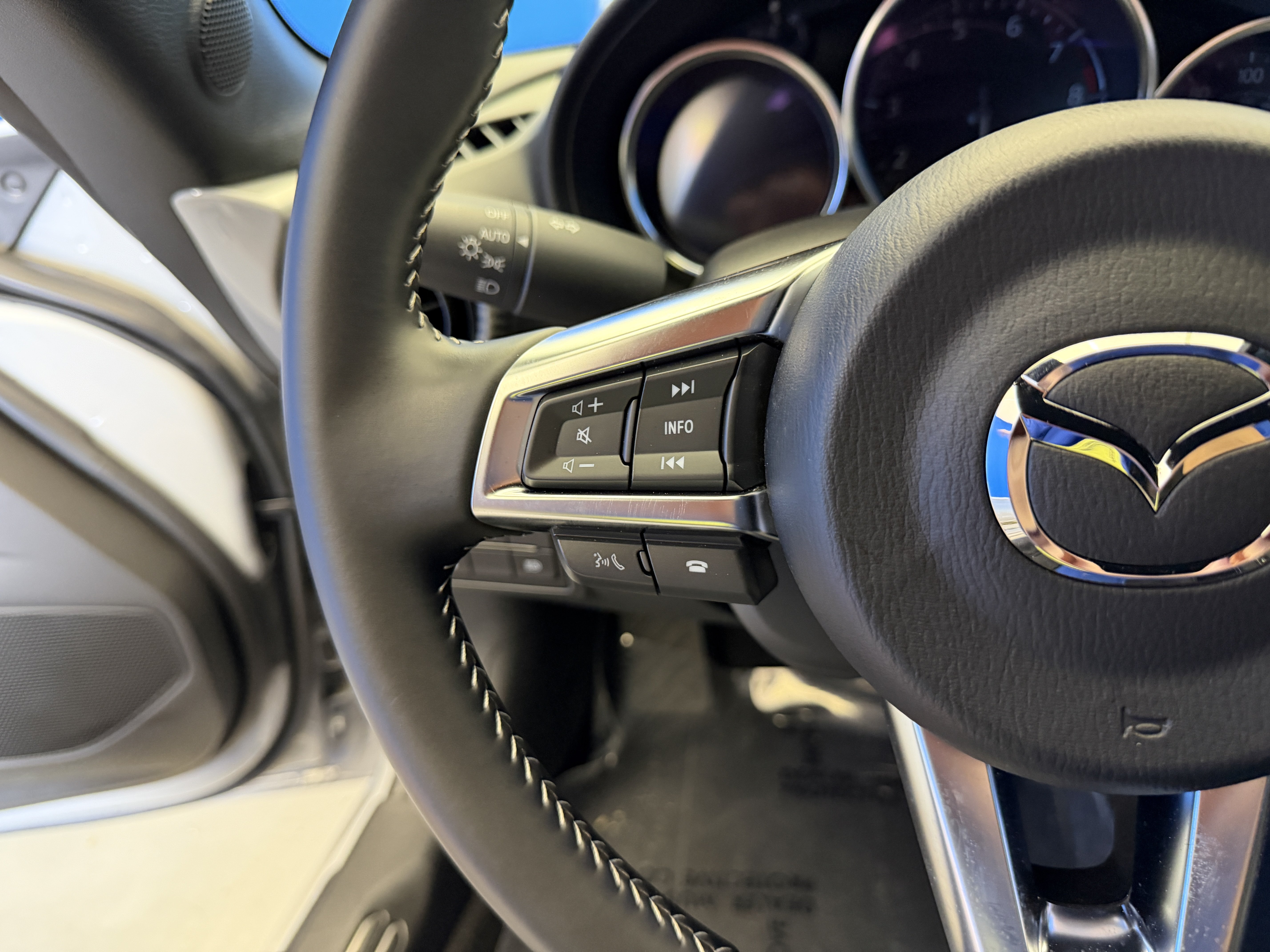 Used 2025 MAZDA MX-5 Miata Grand Touring w/ Weather Package RWD image 14