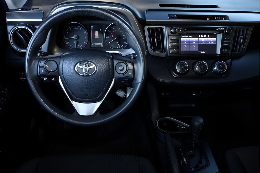 Used 2018 Toyota RAV4 LE image 16
