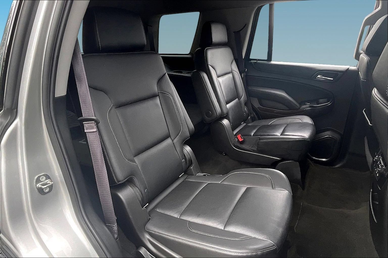Used 2017 GMC Yukon SLT w/ Open Road Package AWD/4WD image 24