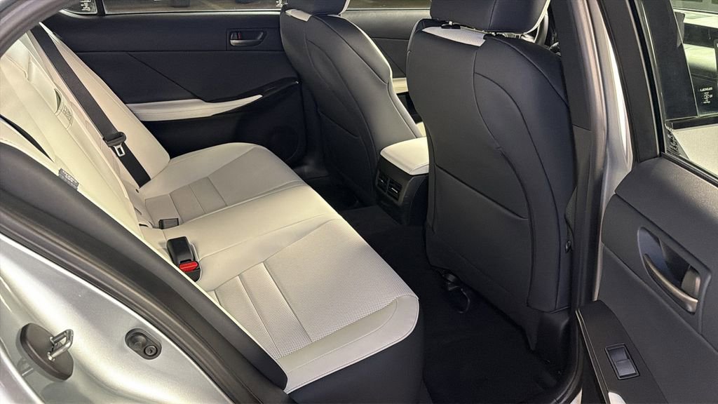 Used 2025 Lexus IS 350 F Sport w/ Navigation Package image 13