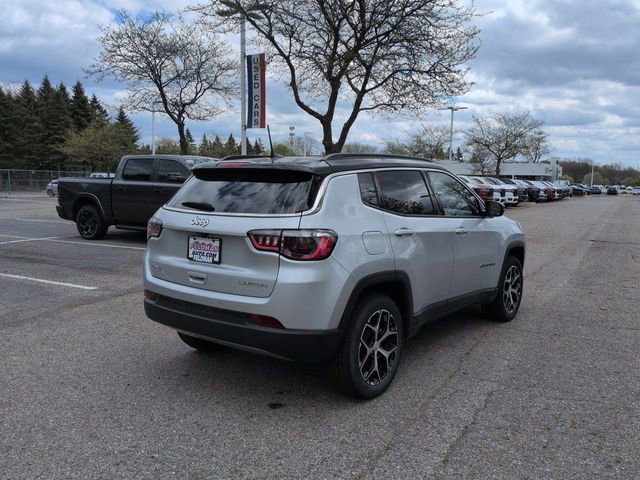Used 2024 Jeep Compass Limited w/ Sun and Sound Group AWD/4WD image 3