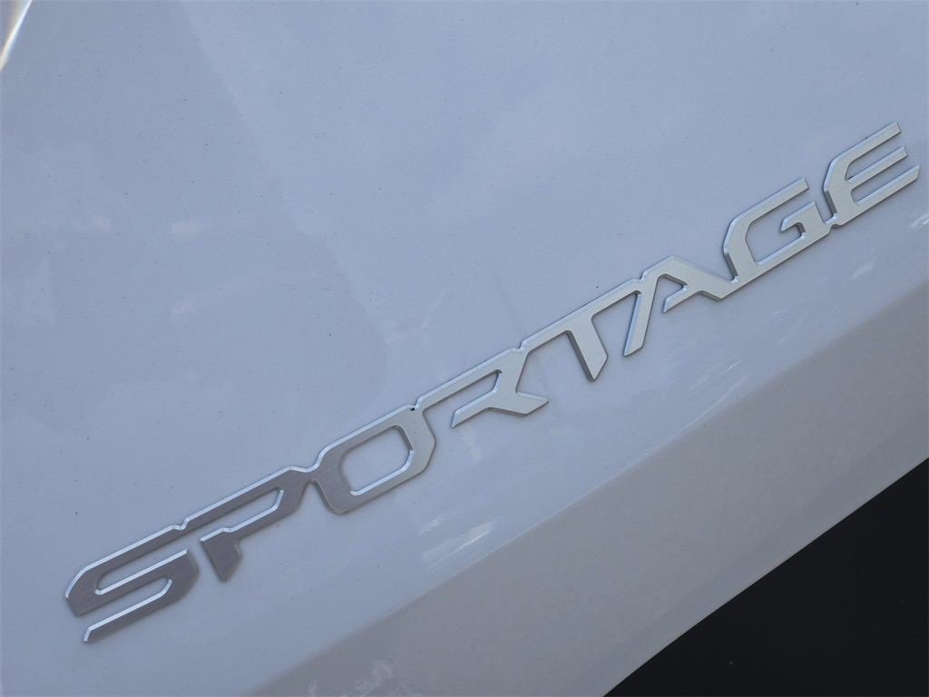 New 2026 Kia Sportage LX image 8