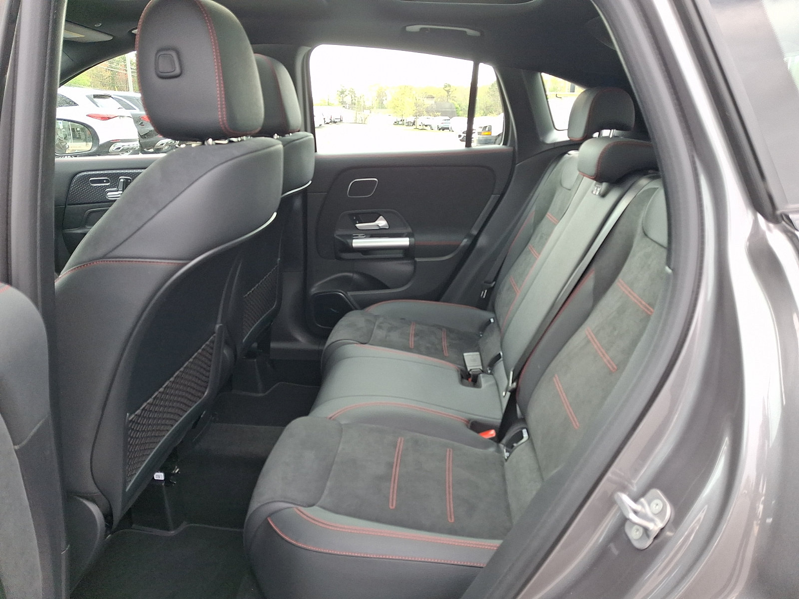 Used 2025 Mercedes-Benz GLA 35 AMG 4MATIC image 10