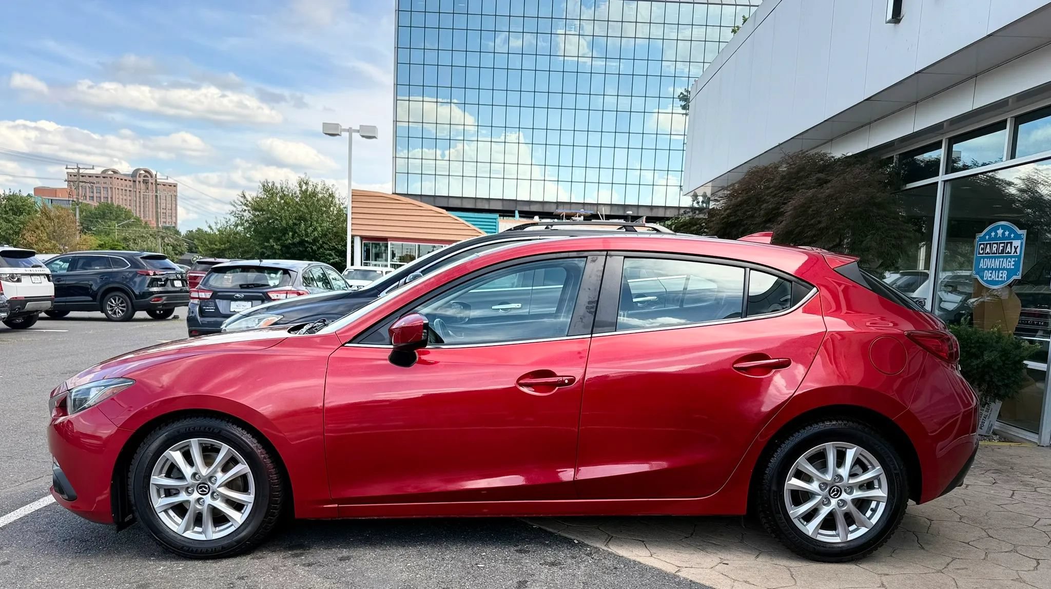 Used 2016 MAZDA MAZDA3 i Touring w/ Popular Equipment Package FWD image 4
