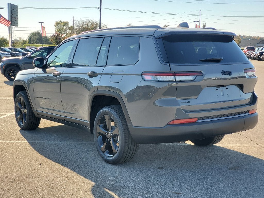 New 2027 Jeep Grand Cherokee L Limited AWD/4WD image 3