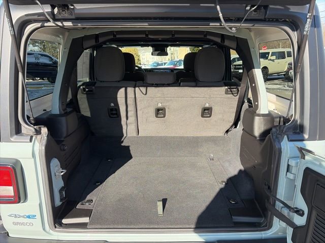 Used 2024 Jeep Wrangler Unlimited image 24