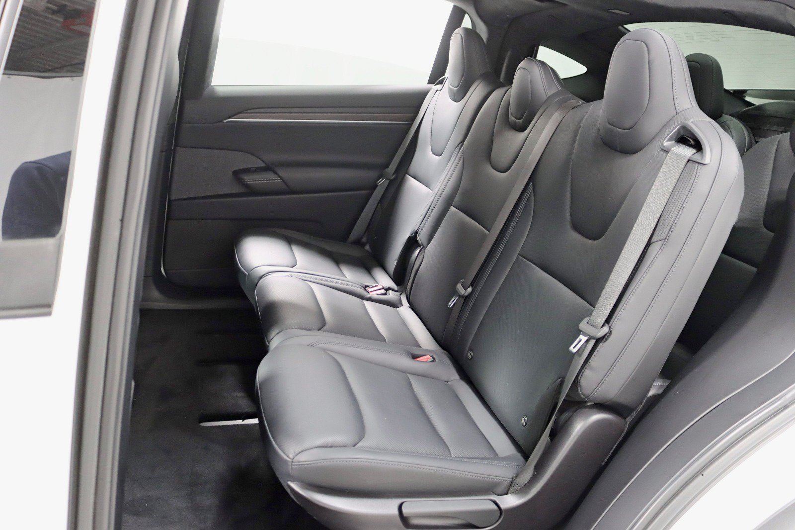 Used 2023 Tesla Model X AWD/4WD image 30