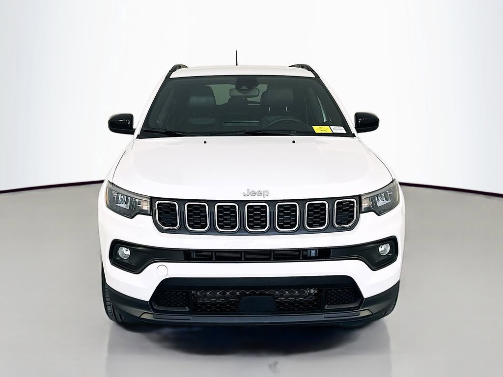 Used 2024 Jeep Compass Latitude image 2