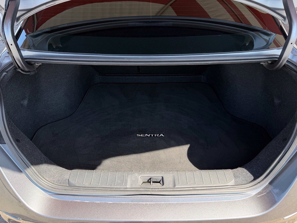 Certified 2022 Nissan Sentra SV FWD image 11