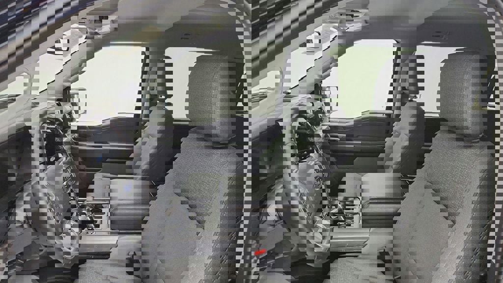 Used 2025 Ford F150 Lightning XLT image 17