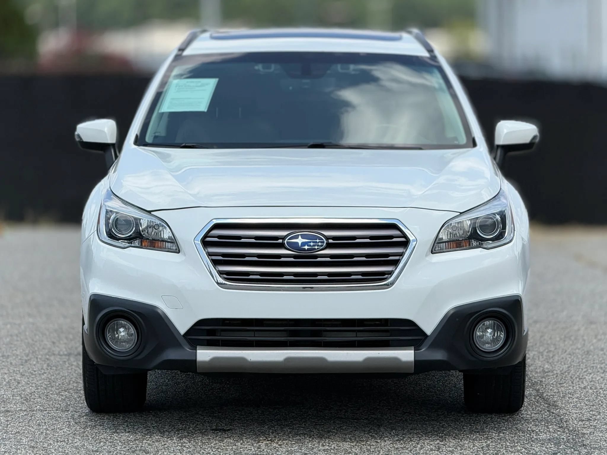 Used 2017 Subaru Outback 3.6R Touring AWD/4WD image 5
