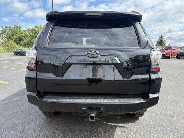 Used 2024 Toyota 4Runner SR5 Premium w/ Moonroof Package AWD/4WD image 11