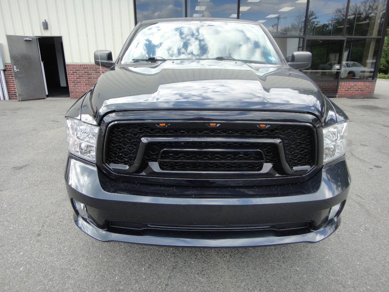 Used 2019 RAM 1500 Express AWD/4WD image 2