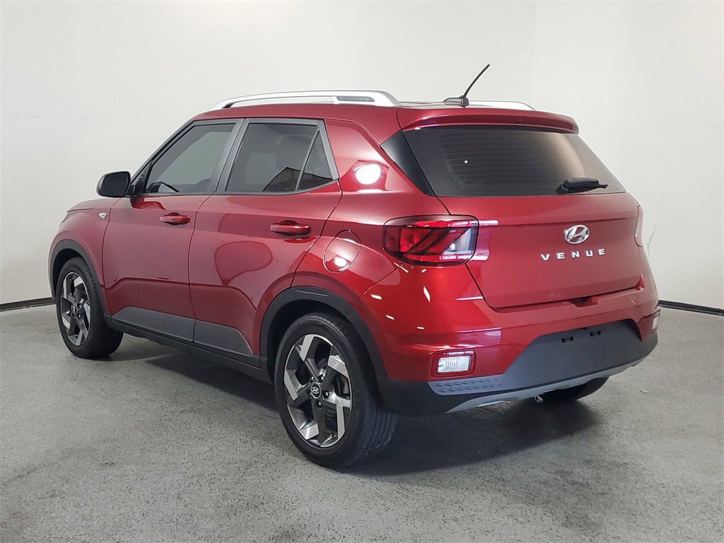 Used 2024 Hyundai Venue SEL image 6