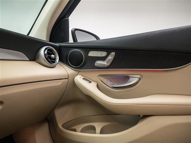 Used 2021 Mercedes-Benz GLC 300 SUV image 31