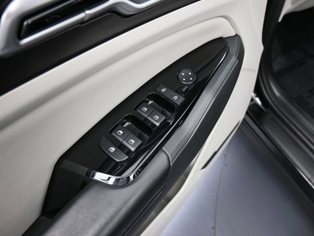 Used 2024 Kia Sportage EX image 13