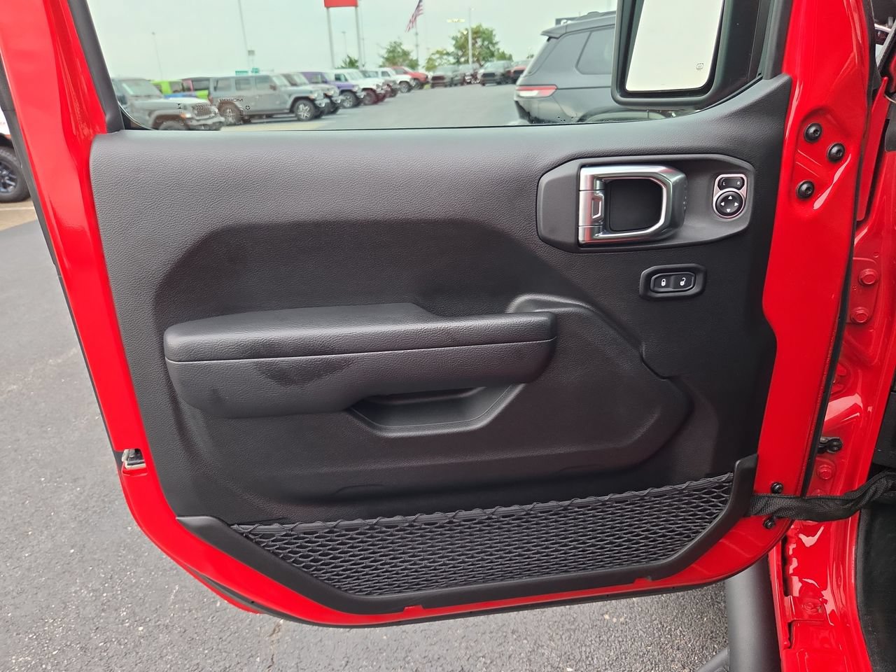 Used 2023 Jeep Gladiator Mojave AWD/4WD image 18