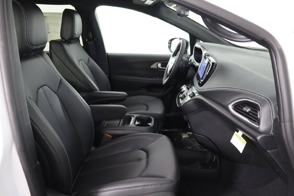 New 2027 Chrysler Pacifica Select FWD image 20