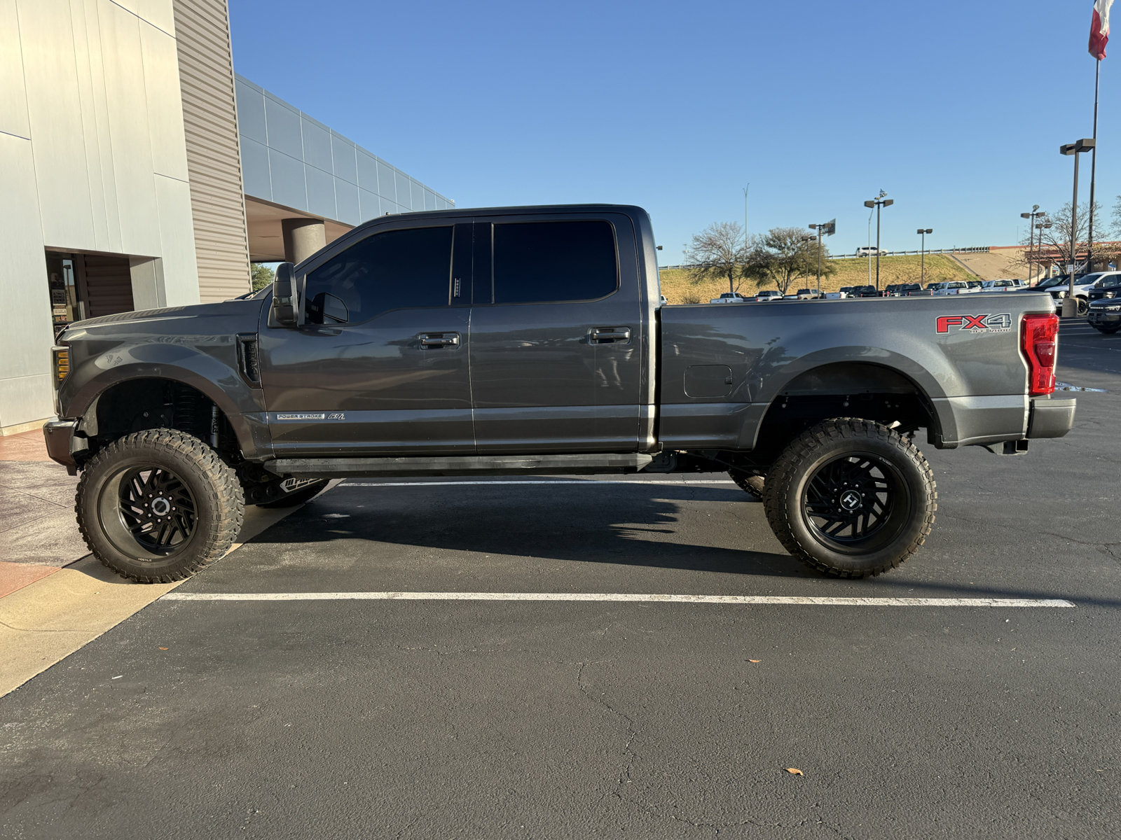 Used 2019 Ford F350 Lariat AWD/4WD image 1